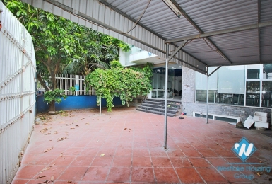 An office or coffee house with big yard for rent in Tay Ho, Ha Noi
